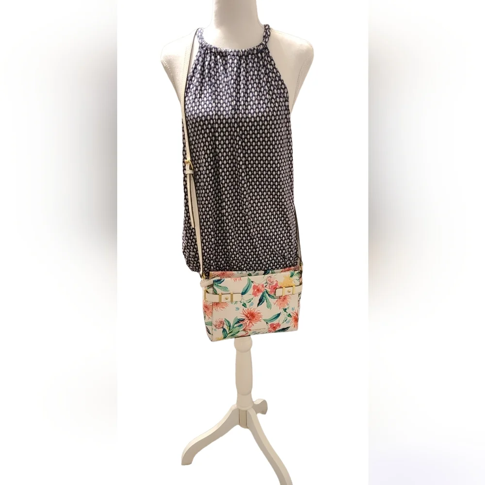 Liz Claiborne Crossbody - Picture 12 of 16